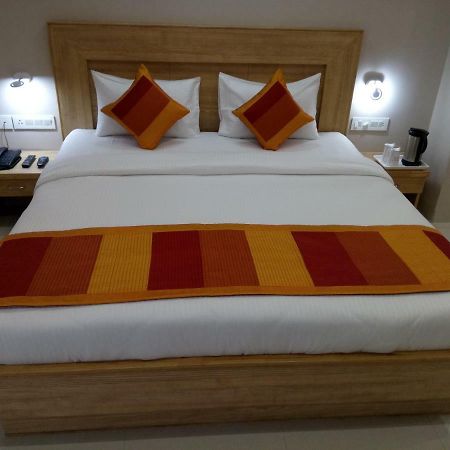 Hotel The Lighthouse ชัยปุระ ภายนอก รูปภาพ