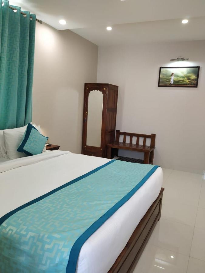 Hotel The Lighthouse ชัยปุระ ภายนอก รูปภาพ